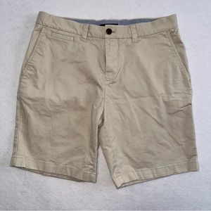 Tommy Hilfiger Men’s Solid Tan Beige Bermuda Casual Khaki Shorts Size 34